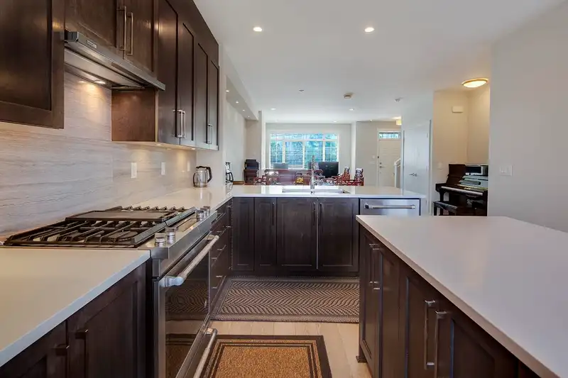 16439 24 AVENUE - photo 4 of 39