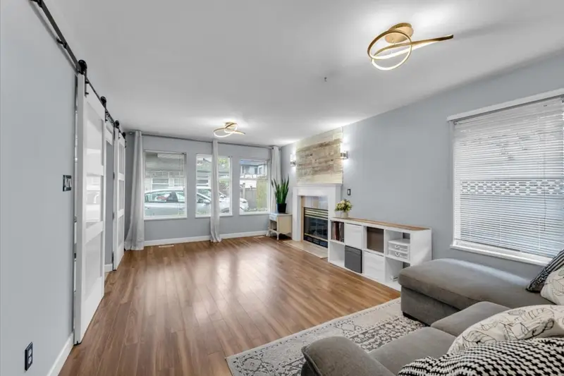 3 6675 NO. 2 ROAD - photo 2 of 25