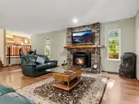 1833 133A STREET - thumbnail 3