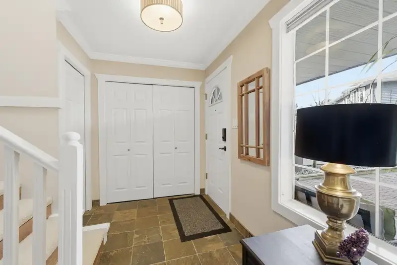 136 16335 14 AVENUE - photo 4 of 40