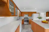16168 11B AVENUE - thumbnail 14