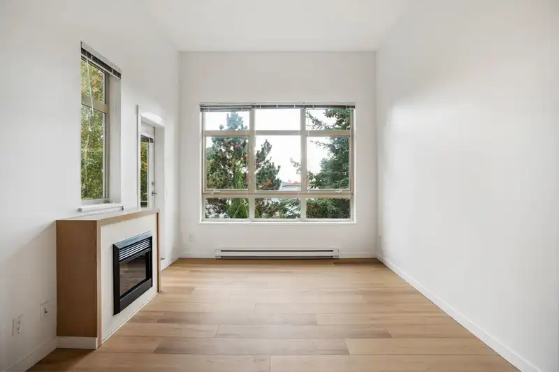 422 15988 26 AVENUE - photo 4 of 24