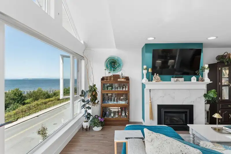 202 15165 MARINE DRIVE - photo 4 of 39