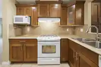 203 15357 17A AVENUE - thumbnail 18