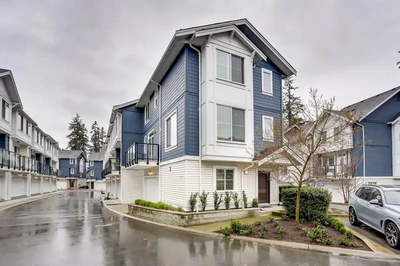 44 14355 62 AVENUE - photo 1 of 25