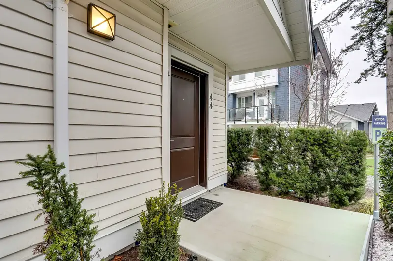 44 14355 62 AVENUE - photo 2 of 25