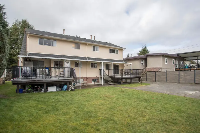 1570 1572 GILES PLACE - photo 2 of 25