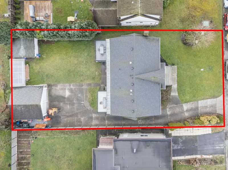 1570 1572 GILES PLACE - photo 3 of 25