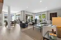 302 1290 MARTIN STREET - thumbnail 2