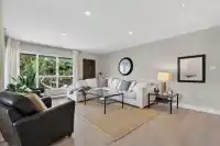 302 1290 MARTIN STREET - thumbnail 3