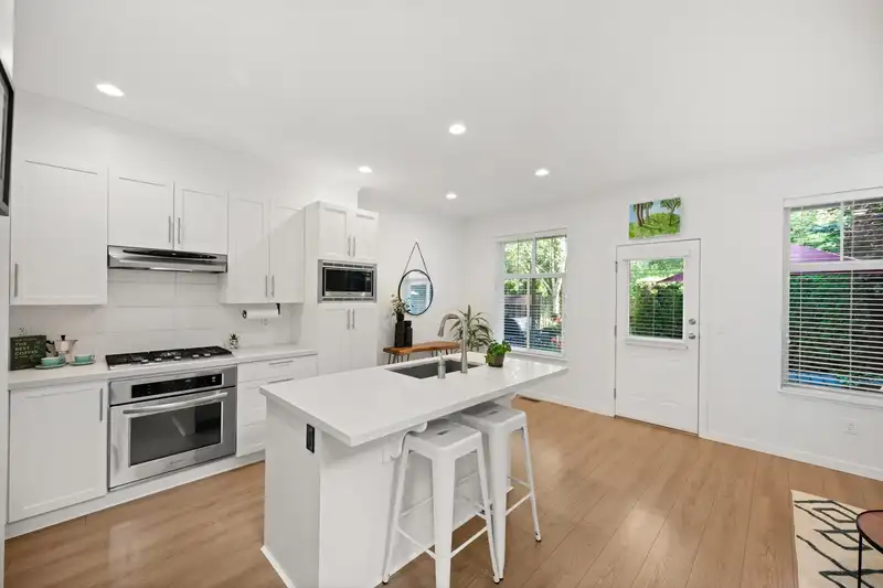 62 3009 156 STREET - photo 4 of 40