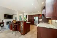 1637 138B STREET - thumbnail 10