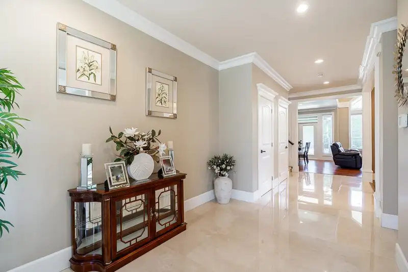 16100 27A AVENUE - photo 4 of 25