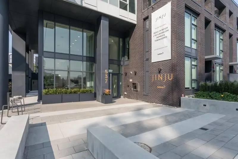 2906 537 COTTONWOOD AVENUE - photo 3 of 25