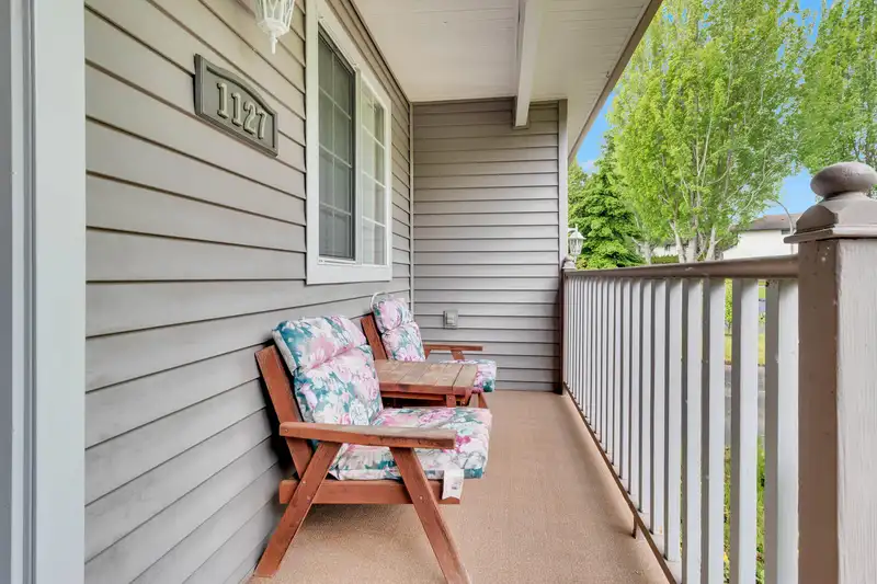1127 161A STREET - photo 4 of 27
