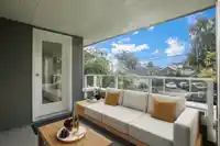 304 15717 MARINE DRIVE - thumbnail 2
