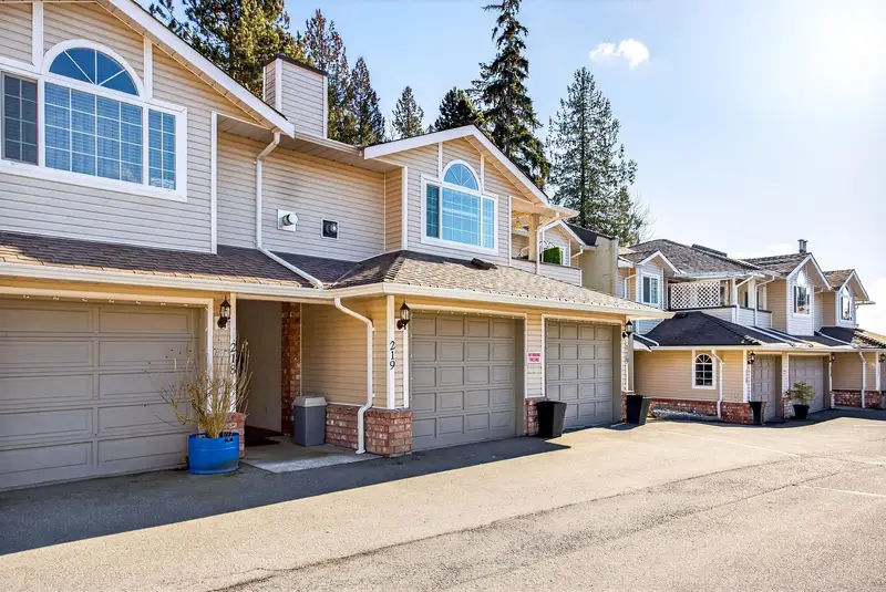 219 22515 116 AVENUE - photo 2 of 25