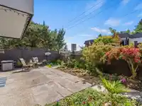 104 1319 MARTIN STREET - thumbnail 2
