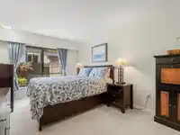 104 1319 MARTIN STREET - thumbnail 16