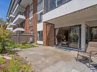 104 1319 MARTIN STREET - thumbnail 4
