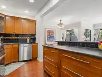 104 1319 MARTIN STREET - thumbnail 7
