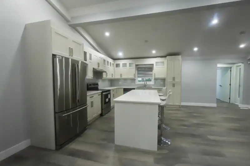 1675 136 STREET - photo 2 of 40