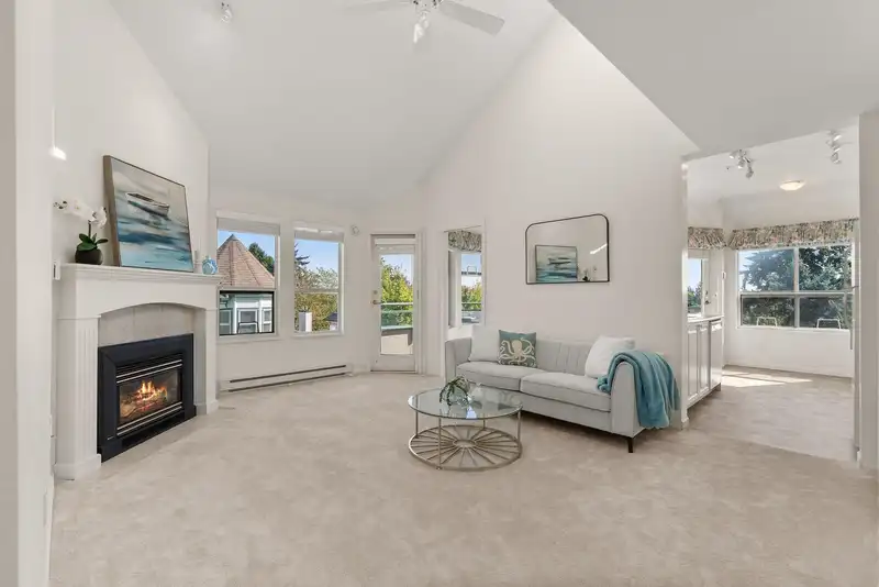 404 1576 MERKLIN STREET - photo 2 of 40