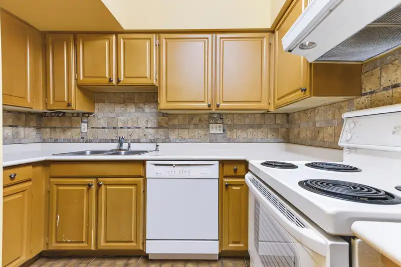 4 15971 MARINE DRIVE - photo 4 of 11