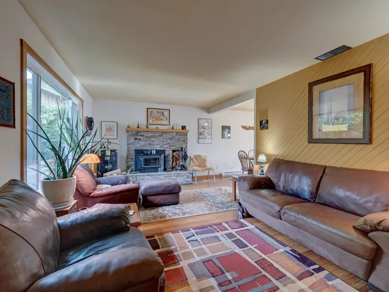 6183 BLIGH ROAD - photo 2 of 25