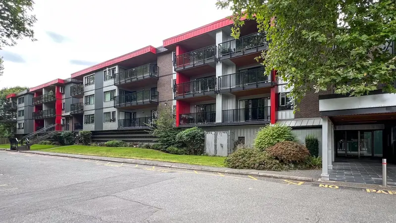 311 11240 DANIELS ROAD - photo 2 of 16