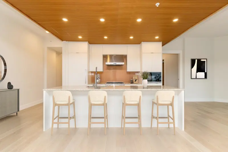 401 6687 NELSON AVENUE - photo 2 of 25