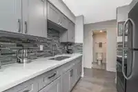 218 1442 BLACKWOOD STREET - thumbnail 9