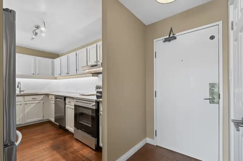 603 1442 FOSTER STREET - photo 4 of 25