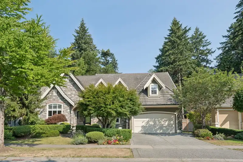 14185 33 AVENUE - photo 2 of 25