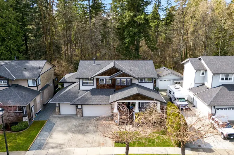 13295 233 STREET - photo 2 of 25