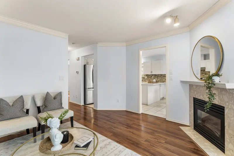 20 15875 84 AVENUE - photo 3 of 25