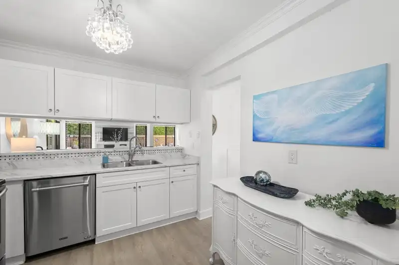 #116 15275 19 AVENUE - photo 4 of 40