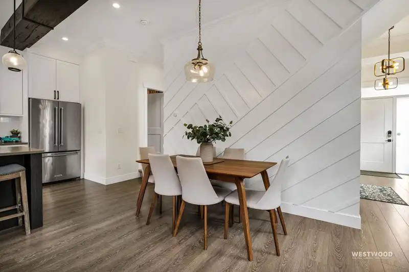 18 1454 162B STREET - photo 3 of 40