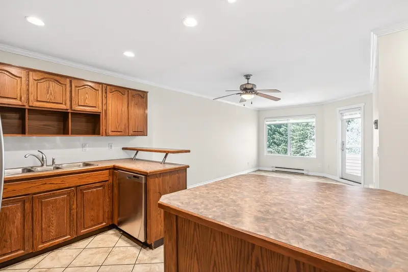 310 450 BROMLEY STREET - photo 1 of 25