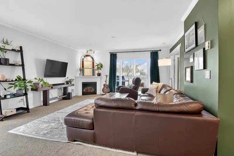 210 22255 122 AVENUE - photo 4 of 25