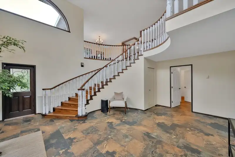 15423 BUENA VISTA AVENUE - photo 3 of 40