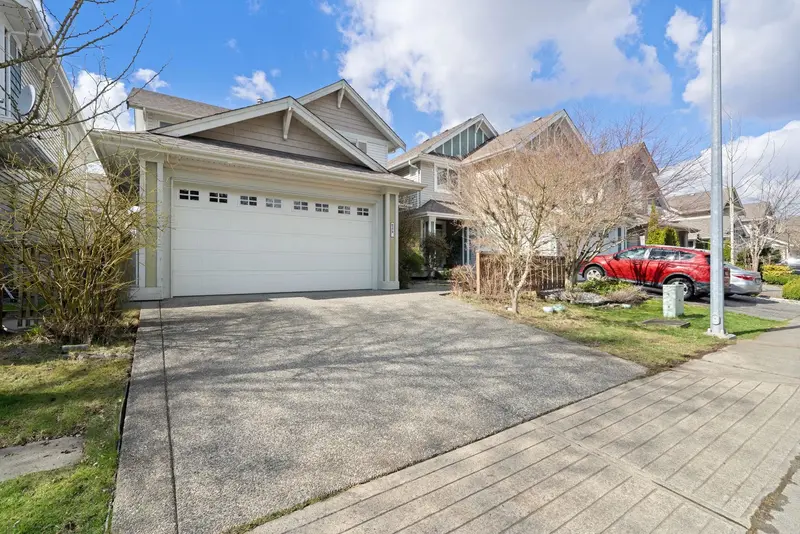 8179 212 STREET - photo 2 of 25