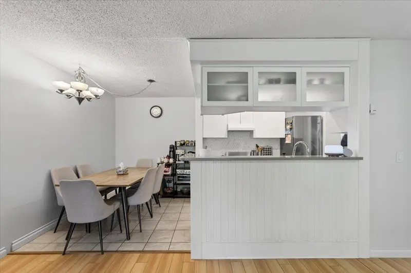 118 200 WESTHILL PLACE - photo 2 of 25