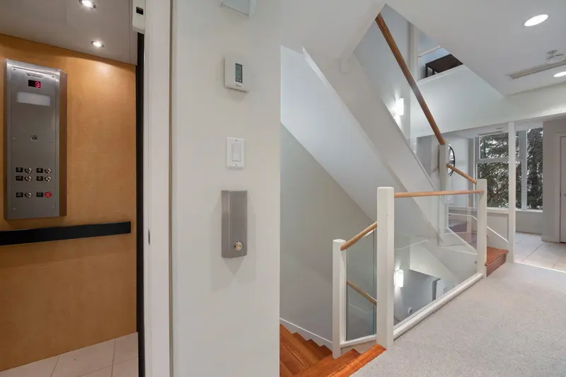 TH20 1281 W CORDOVA STREET - photo 3 of 25