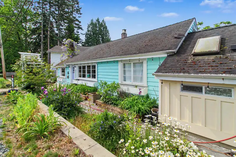 12244 SULLIVAN STREET - photo 1 of 38