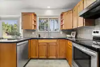 832 165 STREET - thumbnail 13