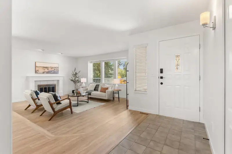 832 165 STREET - photo 3 of 40