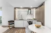 1002 1441 JOHNSTON ROAD - thumbnail 6