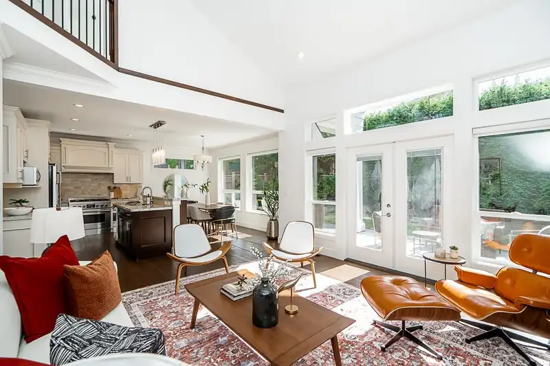 16092 27A AVENUE - photo 4 of 32