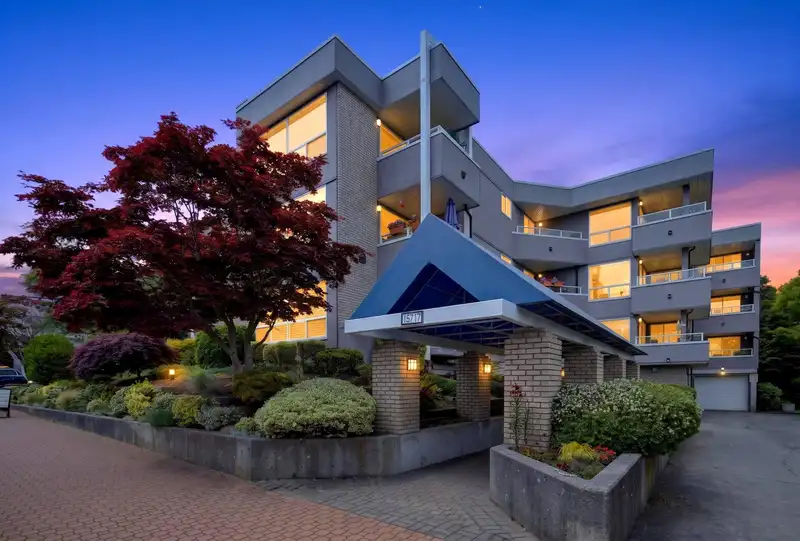 202 15717 MARINE DRIVE - photo 1 of 34